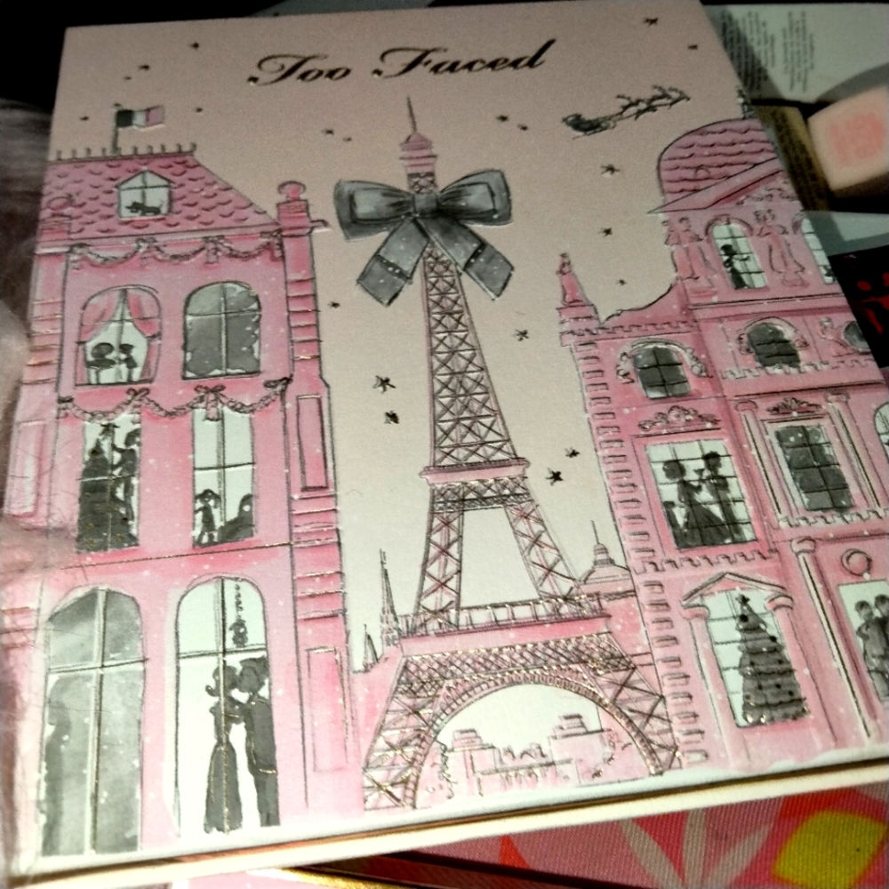 Too Faced Christmas in Paris eyeshadow palette